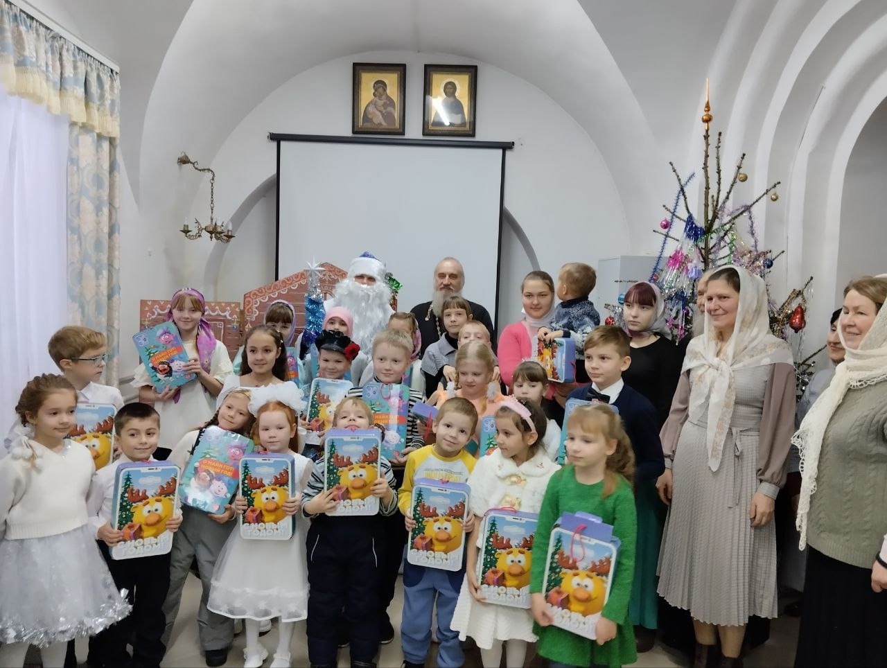 В Воскресной школе п.Лух прошел Рождественский праздник.