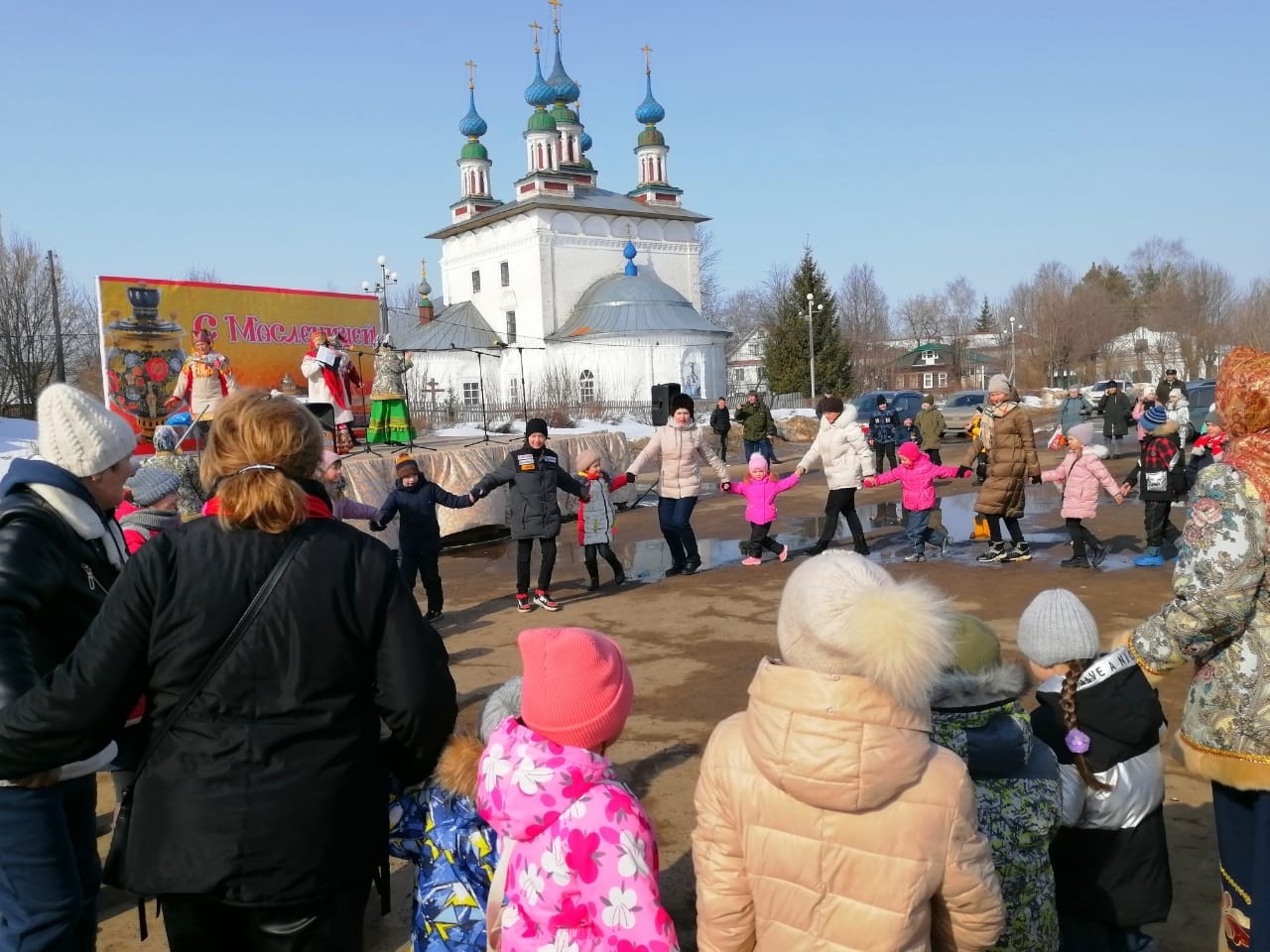 В п.Лух прошло масленичное гулянье, посвященное проводам зимы.