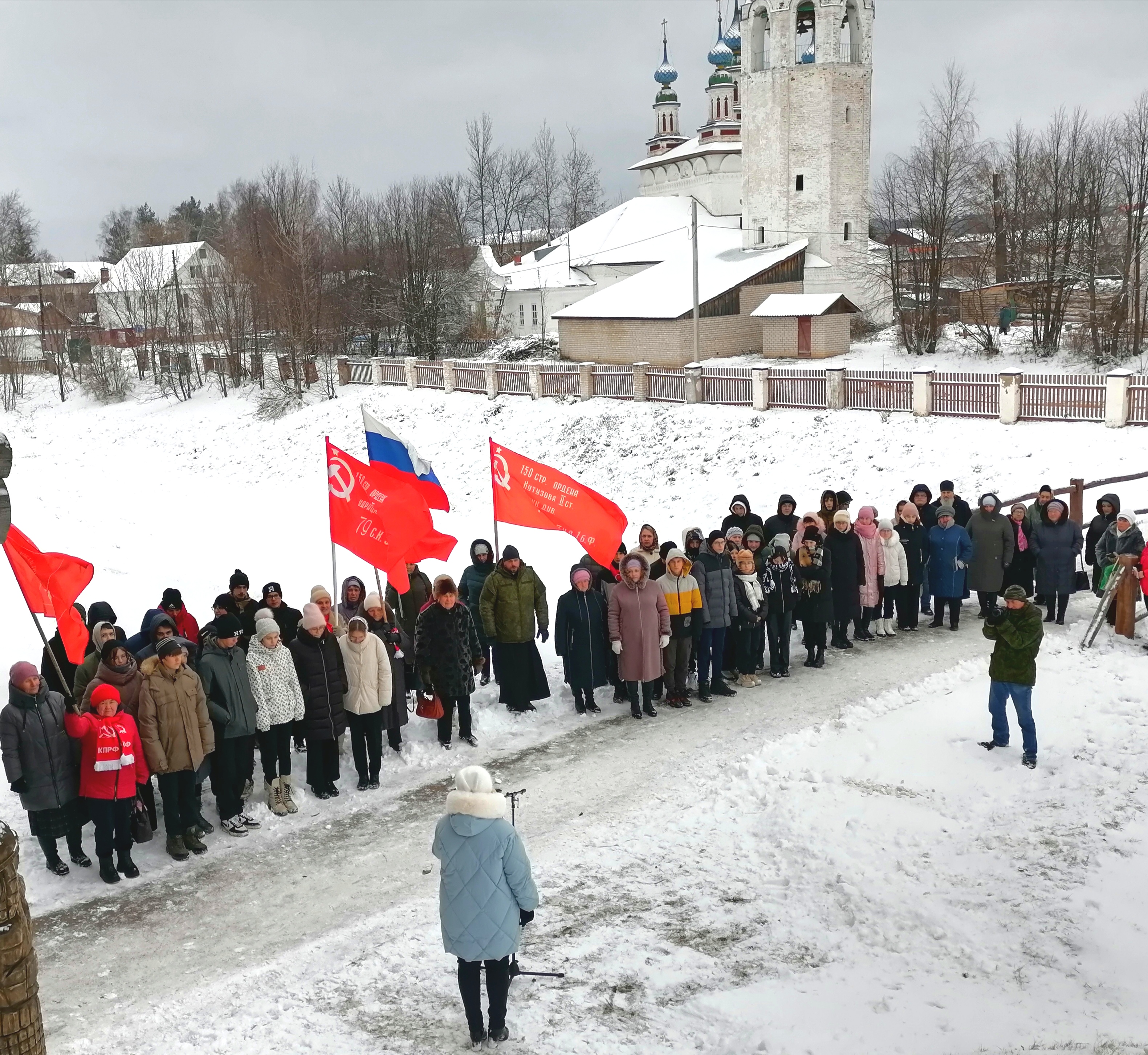 В Лухе прошел торжественный митинг, посвященный 100-летию со дня рождения Героя Советского Союза, Боброва Николая Галактионовича.