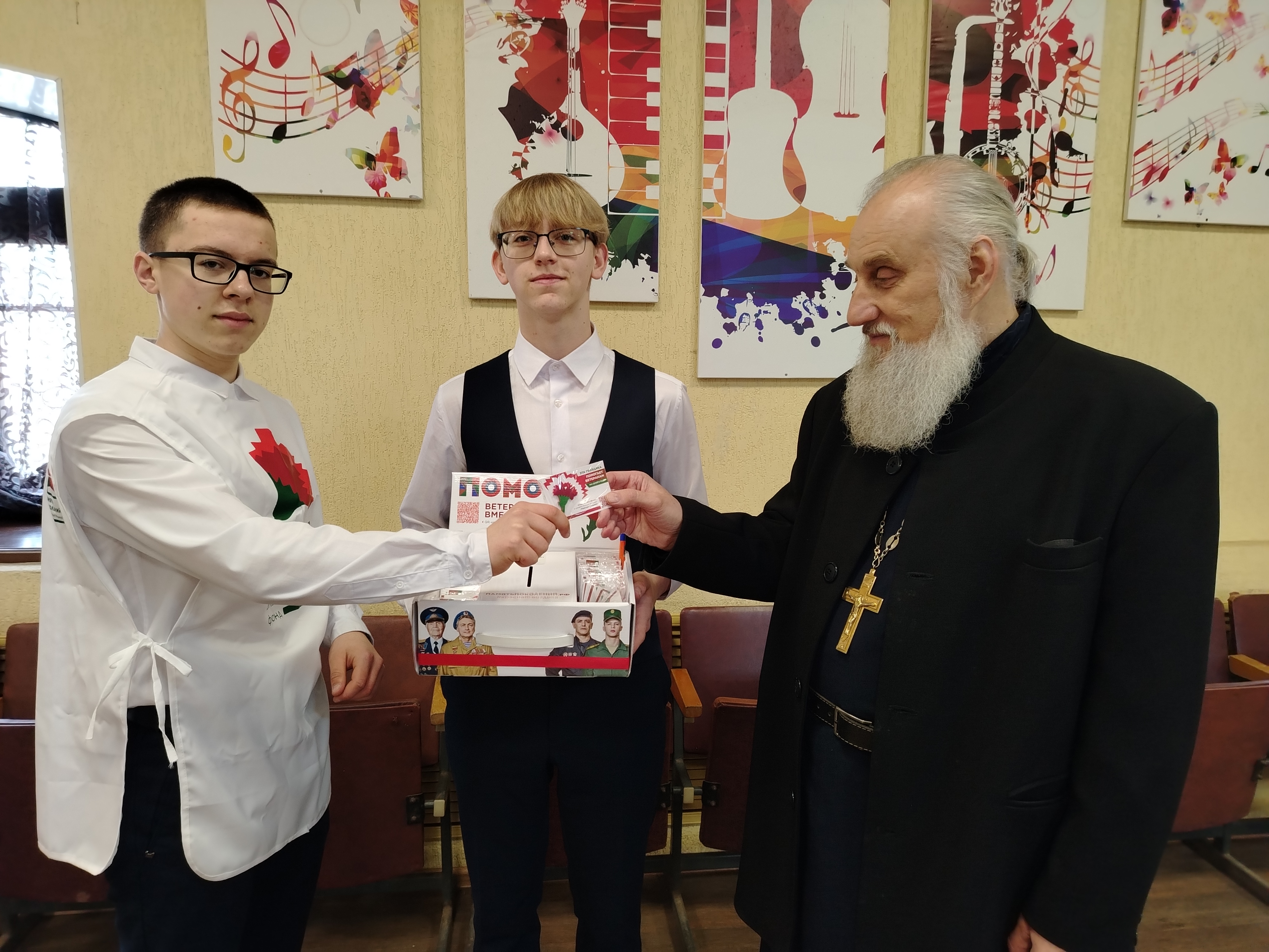 В Лухском районе стартовала акция «Красная гвоздика».