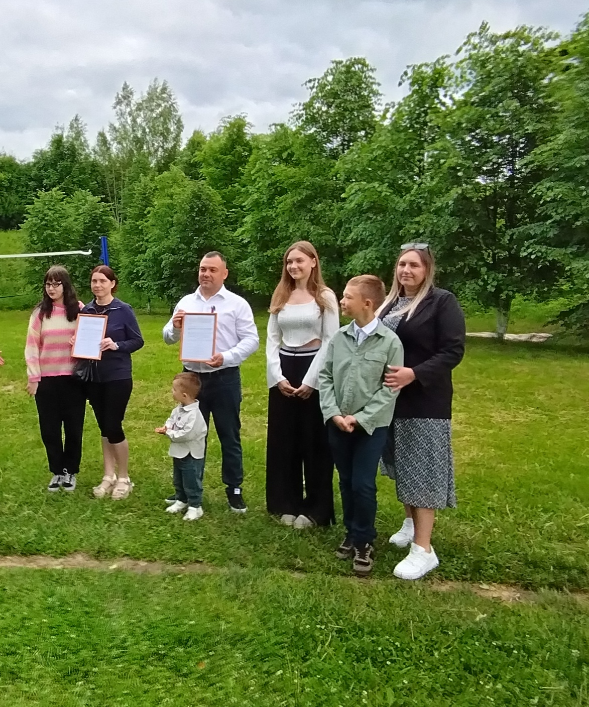 Вручение Свидетельств о предоставлении субсидии на оплату первоначального взноса при получении ипотечного жилищного кредита.