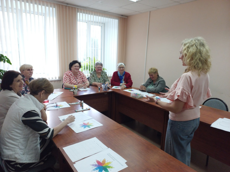 В Центрах общения старшего поколения Ивановской области проходят занятия по психологии взаимоотношений. В Центрах общения старшего поколения Ивановской области проходят занятия по психологии взаимоотношений.